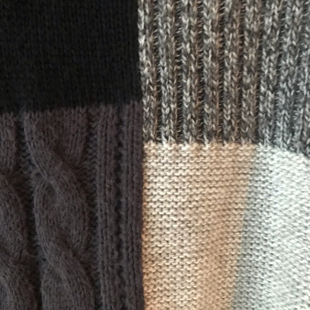 Colorblocked Sweater - Picture 5 of 10